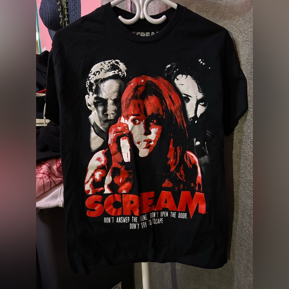 Spirit Black Scream Graphic Tee